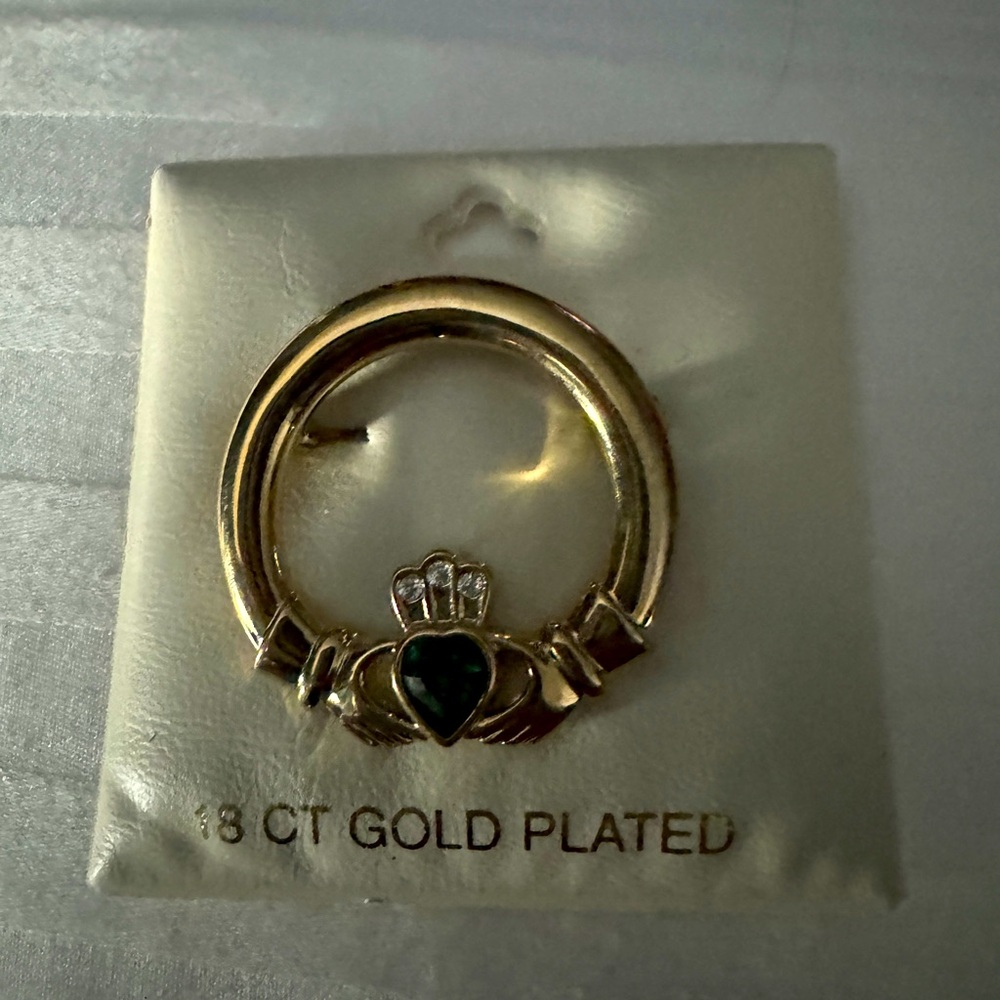 Solvar 18kt Gold Plated Green Clear Rhinestone Claddagh Brooch